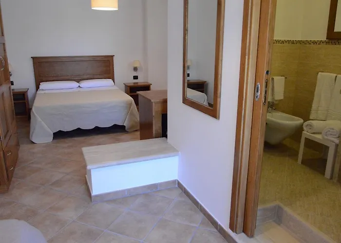 לינה וארוחת בוקר D'aquino טרופאה